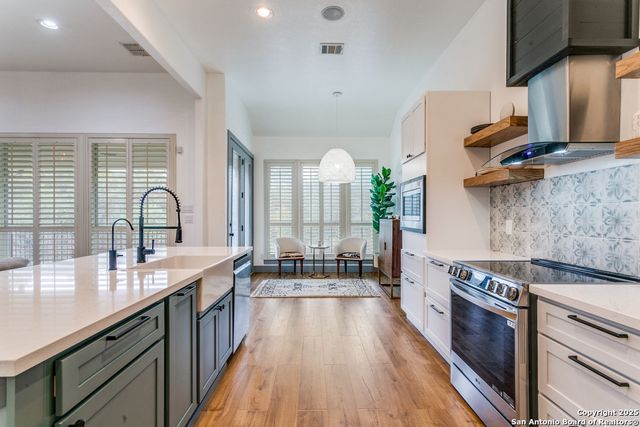 27 Avalon, San Antonio, TX 78257