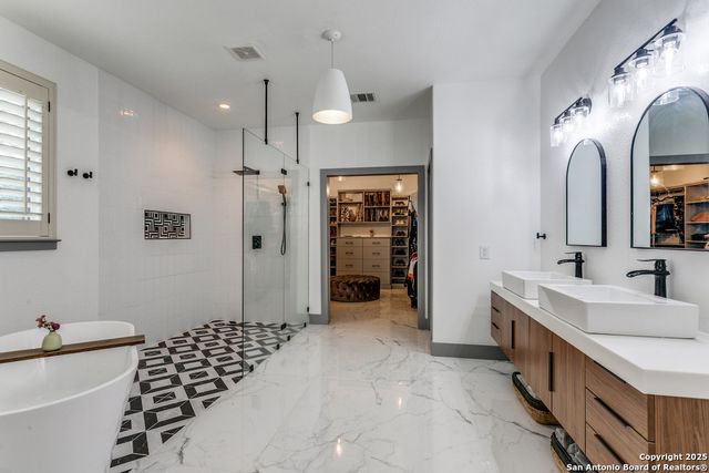 27 Avalon, San Antonio, TX 78257