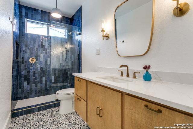 27 Avalon, San Antonio, TX 78257