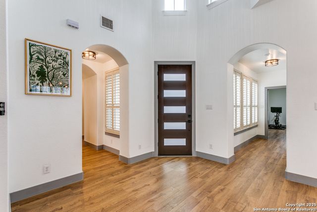 27 Avalon, San Antonio, TX 78257