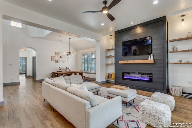 27 Avalon, San Antonio, TX 78257