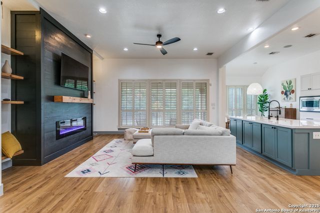 27 Avalon, San Antonio, TX 78257