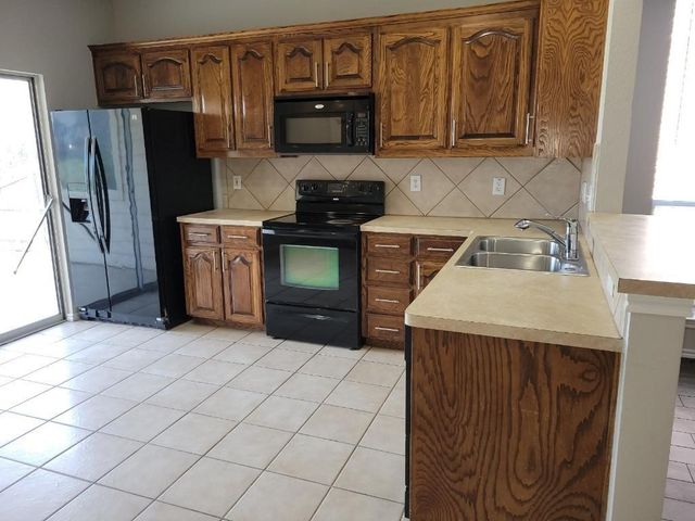 10973 Hawks Landing Road, Fort Worth, TX 76052