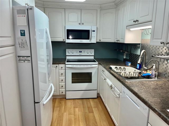 503 S VENICE BOULEVARD, Venice, FL 34293