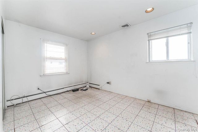 39 Gale Drive, North Woodmere, NY 11581