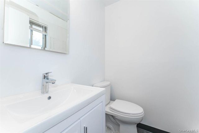 39 Gale Drive, North Woodmere, NY 11581