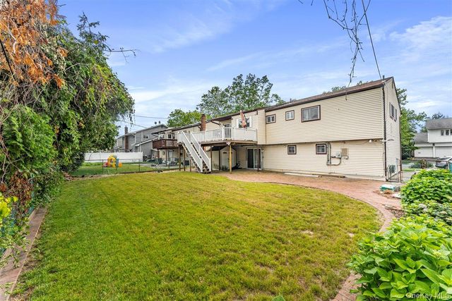 39 Gale Drive, North Woodmere, NY 11581