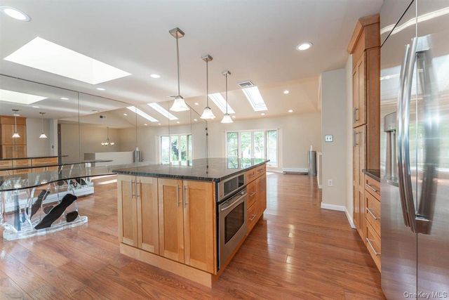 39 Gale Drive, North Woodmere, NY 11581