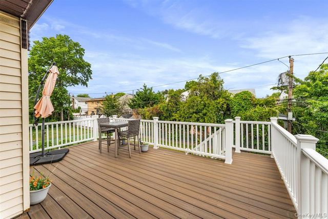 39 Gale Drive, North Woodmere, NY 11581