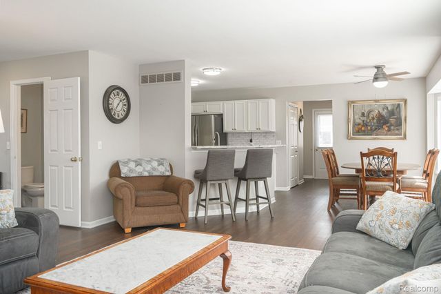 8925 El Dorado Drive, White Lake Charter Township, MI 48386