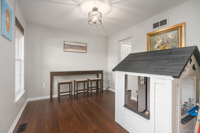 8925 El Dorado Drive, White Lake Charter Township, MI 48386