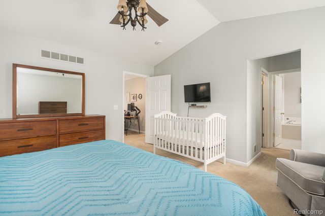 8925 El Dorado Drive, White Lake Charter Township, MI 48386