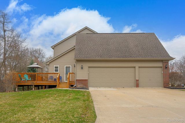 8925 El Dorado Drive, White Lake Charter Township, MI 48386