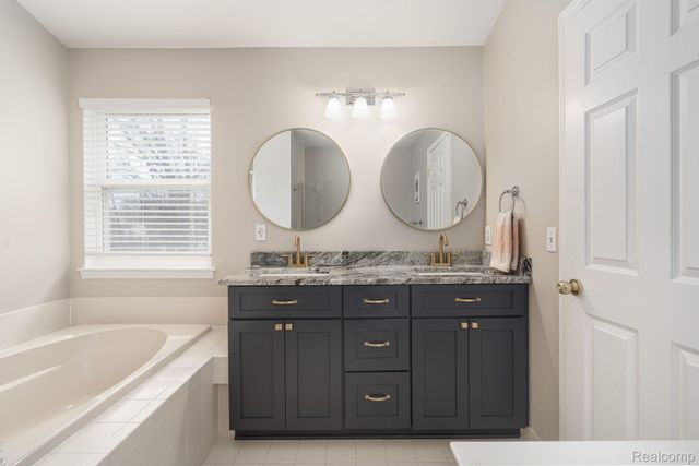 8925 El Dorado Drive, White Lake Charter Township, MI 48386