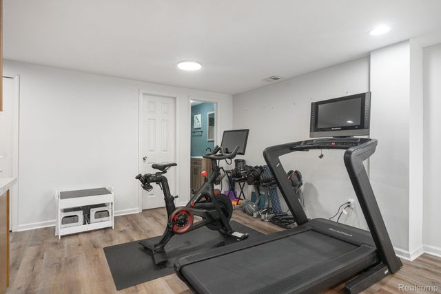 8925 El Dorado Drive, White Lake Charter Township, MI 48386