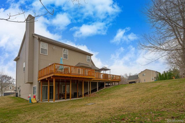 8925 El Dorado Drive, White Lake Charter Township, MI 48386