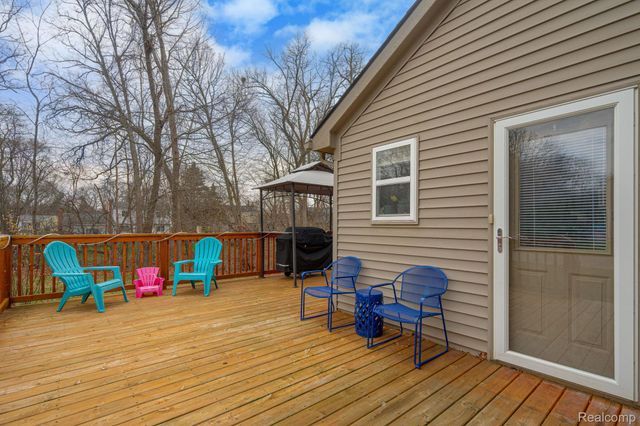 8925 El Dorado Drive, White Lake Charter Township, MI 48386