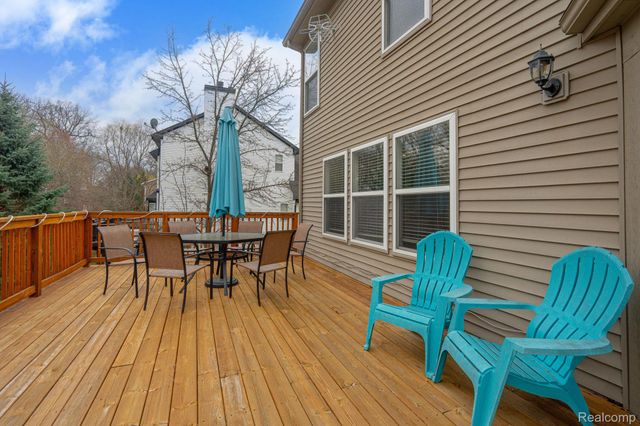 8925 El Dorado Drive, White Lake Charter Township, MI 48386