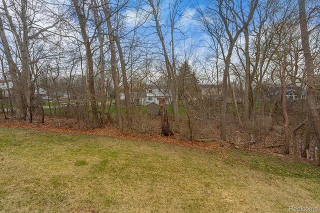 8925 El Dorado Drive, White Lake Charter Township, MI 48386