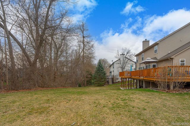 8925 El Dorado Drive, White Lake Charter Township, MI 48386