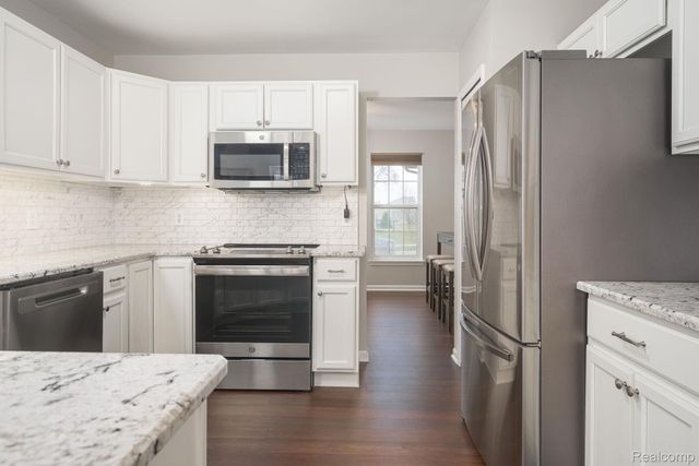 8925 El Dorado Drive, White Lake Charter Township, MI 48386