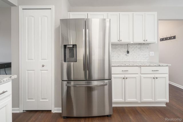 8925 El Dorado Drive, White Lake Charter Township, MI 48386