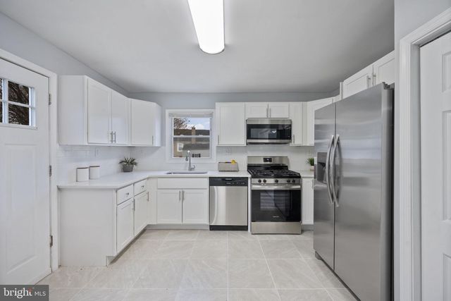 511 RIVERSIDE DR, Baltimore, MD 21221