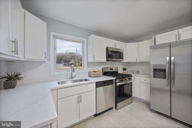 511 RIVERSIDE DR, Baltimore, MD 21221