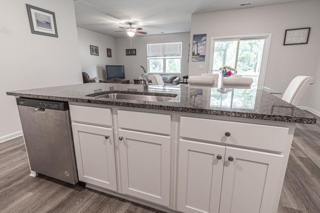 2362 Ainsley Dr., Little River, SC 29566