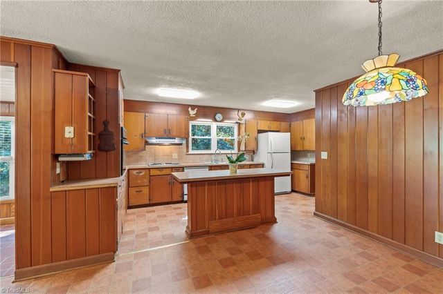 1520 Brims Grove Road, Pinnacle, NC 27043