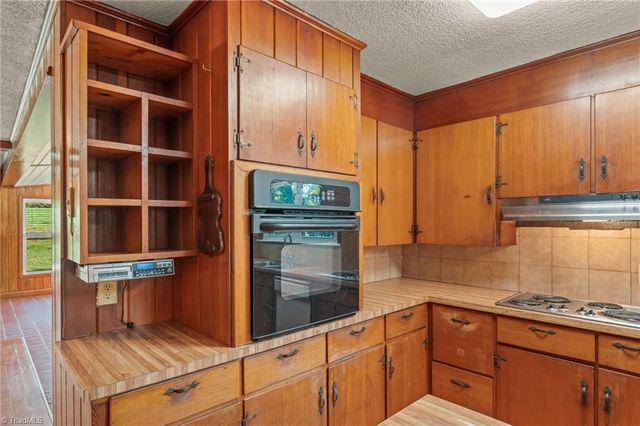 1520 Brims Grove Road, Pinnacle, NC 27043