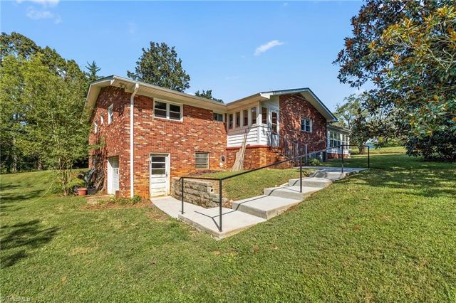 1520 Brims Grove Road, Pinnacle, NC 27043