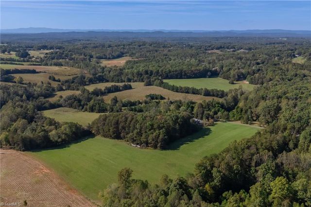 1520 Brims Grove Road, Pinnacle, NC 27043