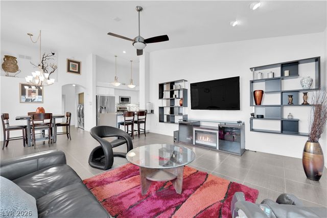 5916 Sunlight Garden Way, Las Vegas, NV 89118