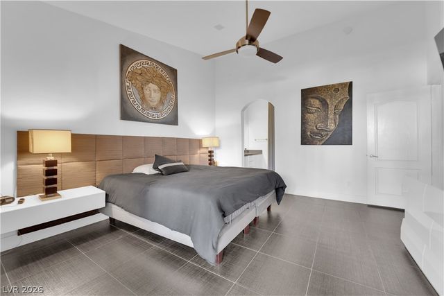 5916 Sunlight Garden Way, Las Vegas, NV 89118