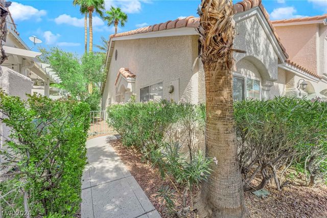 5916 Sunlight Garden Way, Las Vegas, NV 89118