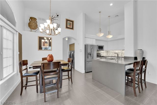 5916 Sunlight Garden Way, Las Vegas, NV 89118