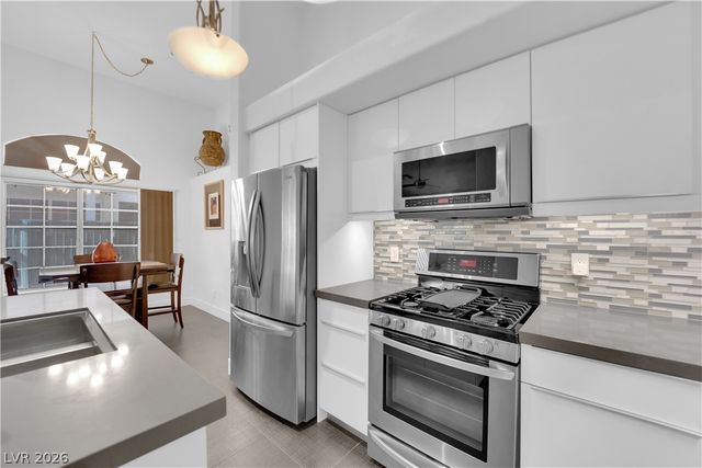 5916 Sunlight Garden Way, Las Vegas, NV 89118