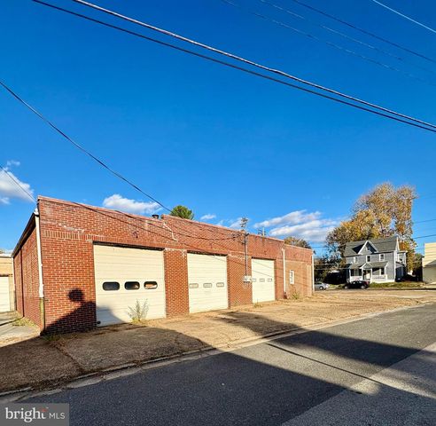 62 BROAD ST N, Penns Grove, NJ 08069