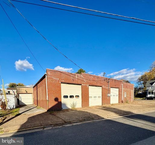 62 BROAD ST N, Penns Grove, NJ 08069