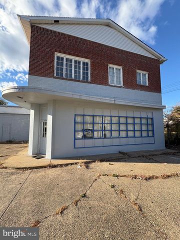 62 BROAD ST N, Penns Grove, NJ 08069