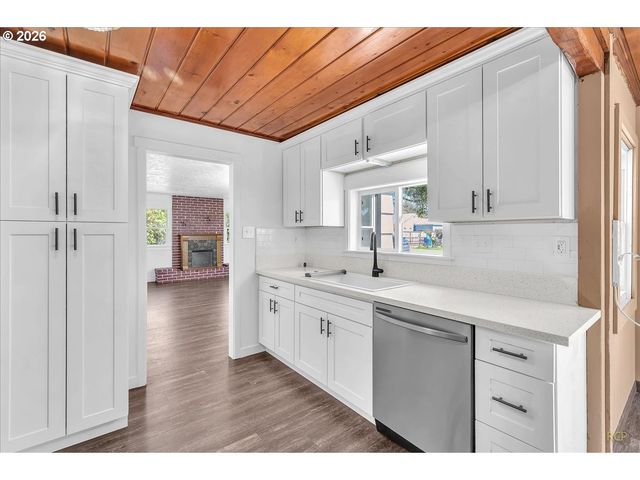 2707 Se 115TH Ave, Portland, OR 97266
