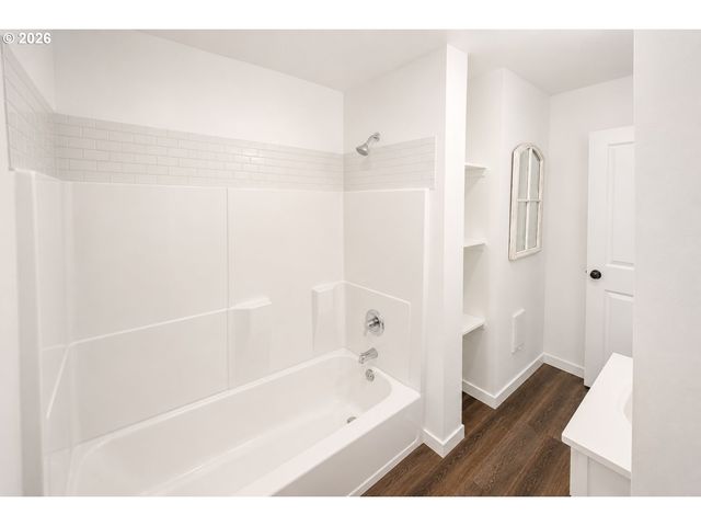 2707 Se 115TH Ave, Portland, OR 97266