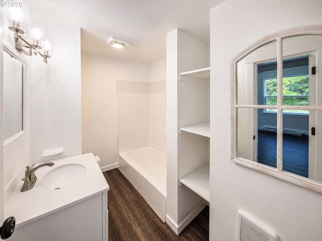 2707 Se 115TH Ave, Portland, OR 97266