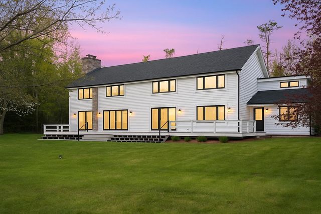 12150 N Seven Pines Road, Leelanau Twp, MI 49670