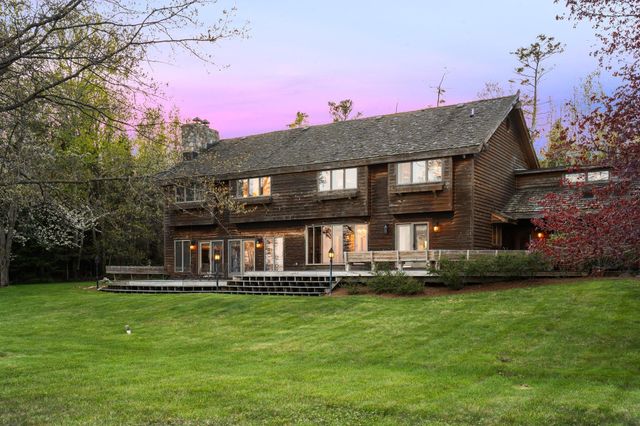 12150 N Seven Pines Road, Leelanau Twp, MI 49670