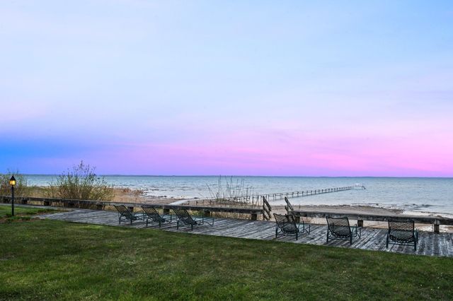 12150 N Seven Pines Road, Leelanau Twp, MI 49670