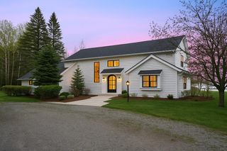 12150 N Seven Pines Road, Leelanau Twp, MI 49670