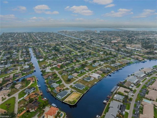 1101 SE 38th ST, Cape Coral, FL 33904
