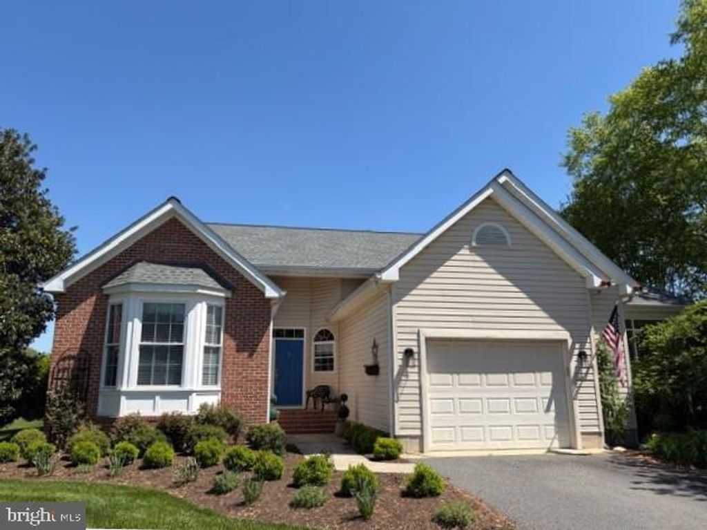 Image 1 of property listing at 28504 CLUBHOUSE DR, Easton, MD 21601